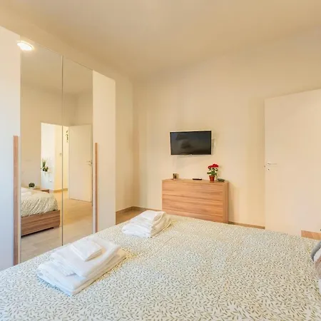 A 10 Min Da Sant'orsola - Interno 12 Design E Comfort Apartamento Bolonha